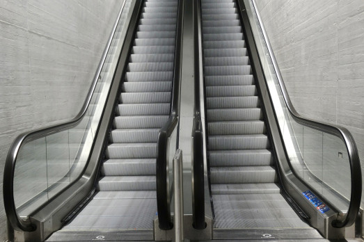 escalator 474197 1920